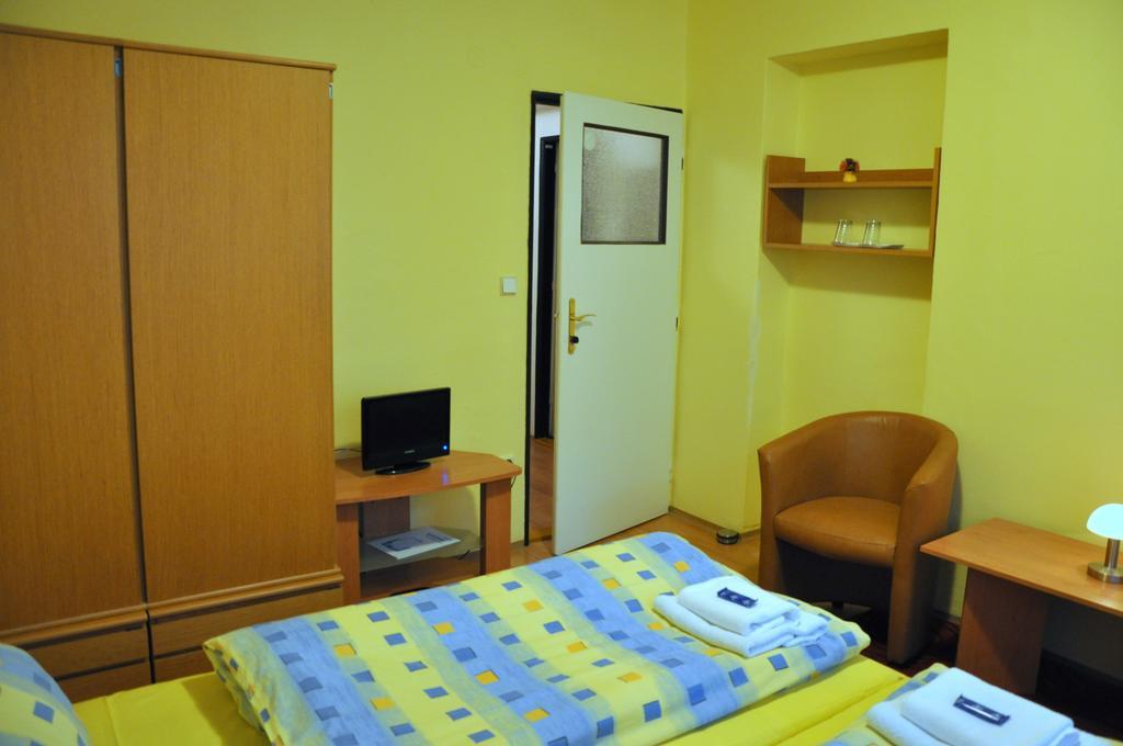 Hotel Komarov เบอร์โน ภายนอก รูปภาพ