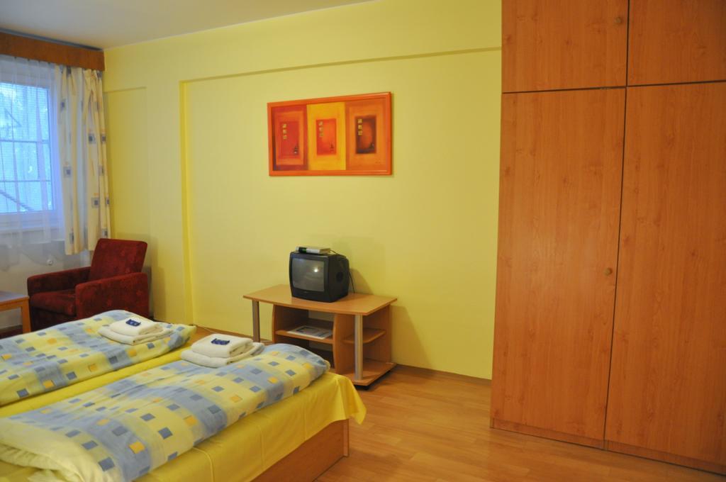 Hotel Komarov เบอร์โน ภายนอก รูปภาพ