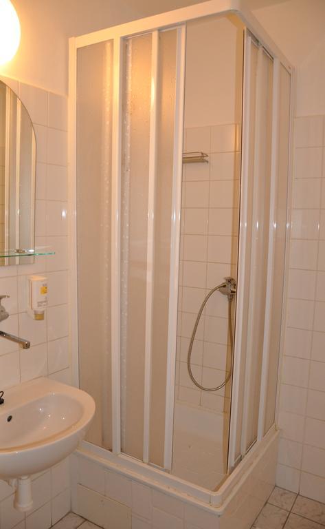 Hotel Komarov เบอร์โน ภายนอก รูปภาพ